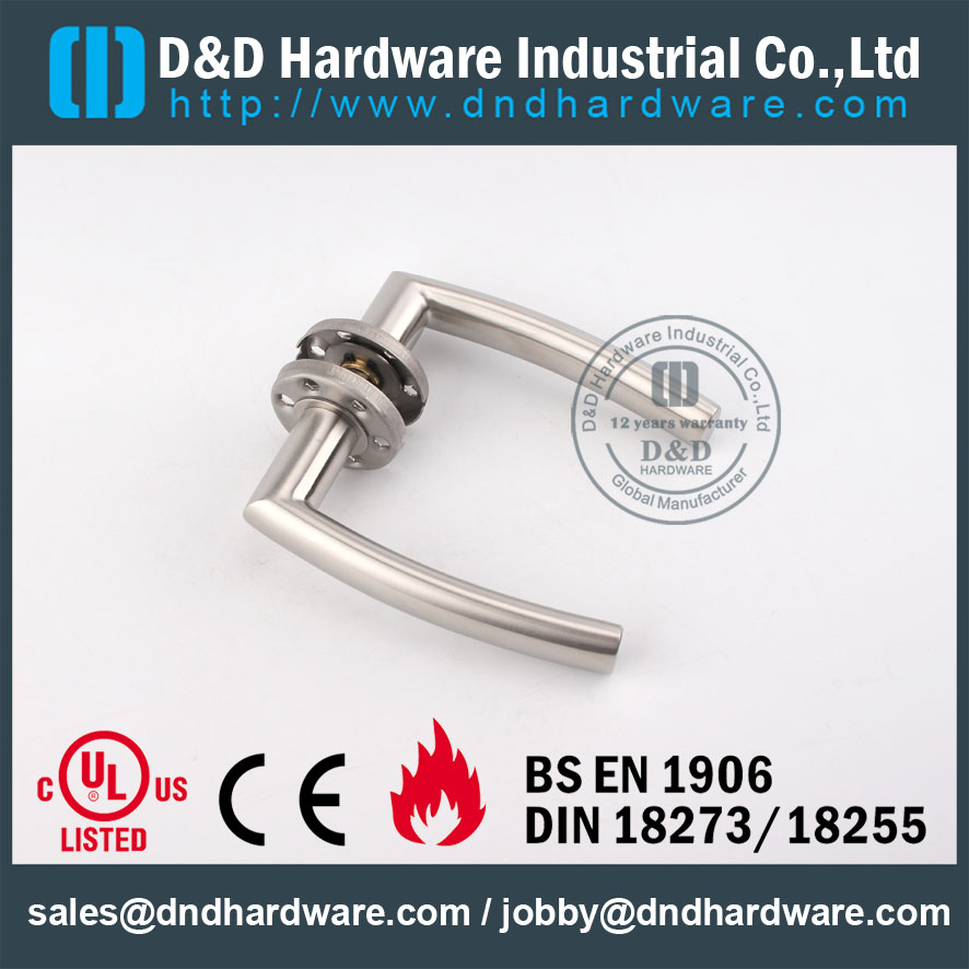 Ранг 304 Mitred Silver Lever Handle для наружных двойных дверей-DDTH025