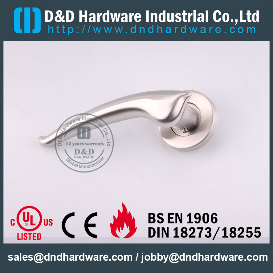 D & D Hardware-Grade 304 Твердая дверная ручка с сертификатом CE DDSH035