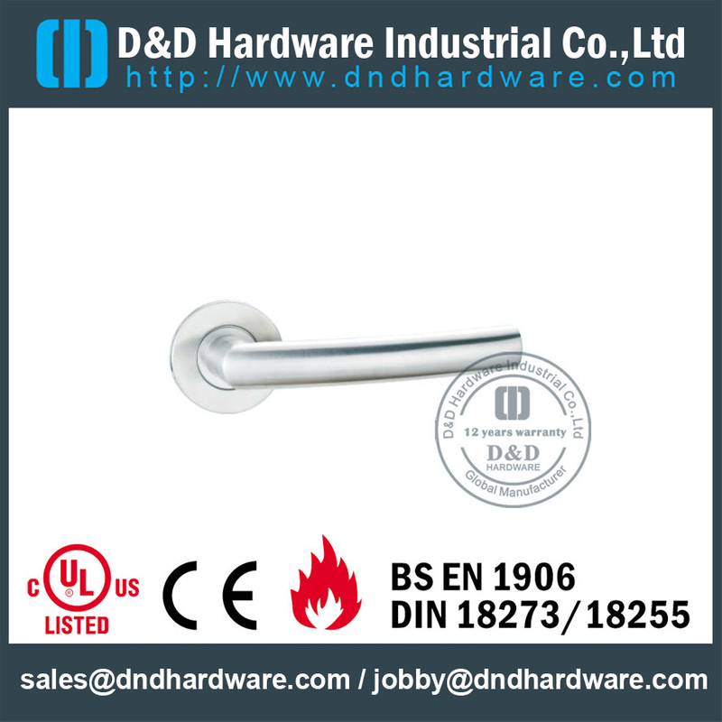 Ранг 304 Mitred Silver Lever Handle для наружных двойных дверей-DDTH025